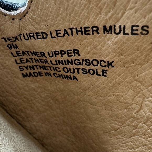 J. Jill Embossed Leather Pointy Toe Flat Mules Womens Size 9 - Picture 9 of 13